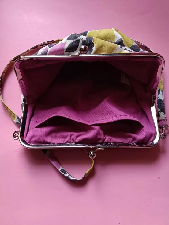 Marimekko "Kissankello" Fruit and Floral Print Canvas Kiss Lock Purse Clutch - Picture 6 of 7